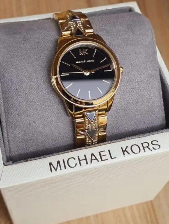 BRAND Michael Kors MODEL NUMBER MK6672 BAND WIDTH 14 Millimeters BEZEL MATERIAL Stainless Steel BAND MATERIAL Stainless Steel CASE DIAMETER 28 Millimeters CASE MATERIAL Stainless Steel CASE THICKNESS 8 Millimeters CLASP Double Locking Fold over Clasp DIAL COLOUR Black CRYSTAL MATERIAL Mineral DISPLAY TYPE Analog CASE SHAPE Round ITEM WEIGHT 61 Grams BAND COLOUR Gold PART NUMBER MK6672 MOVEMENT Quartz